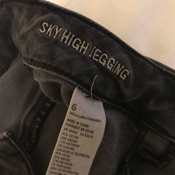 American Eagle “sky high” jegging faded black - Picture 6 of 6